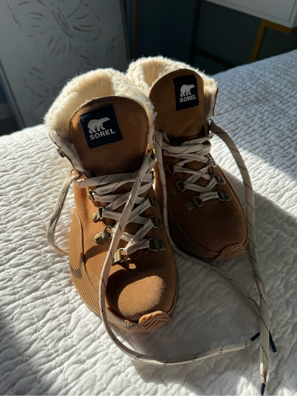 Sorel Women's Chestnut Lace-Up Shearling Winter Boots